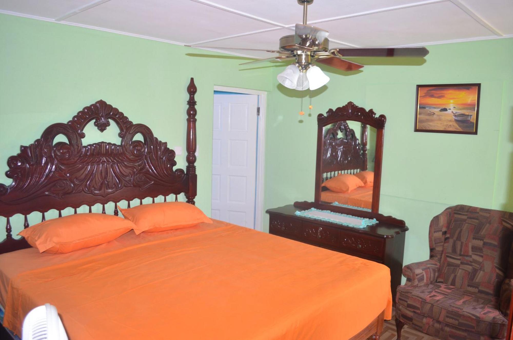 Little Shaw Park Guest House أوشو ريوس المظهر الخارجي الصورة