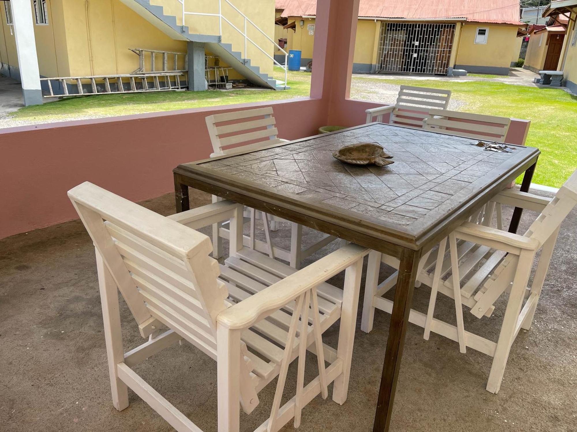 Little Shaw Park Guest House أوشو ريوس المظهر الخارجي الصورة