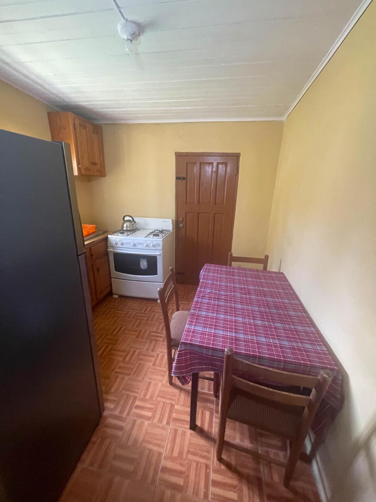 Little Shaw Park Guest House أوشو ريوس المظهر الخارجي الصورة